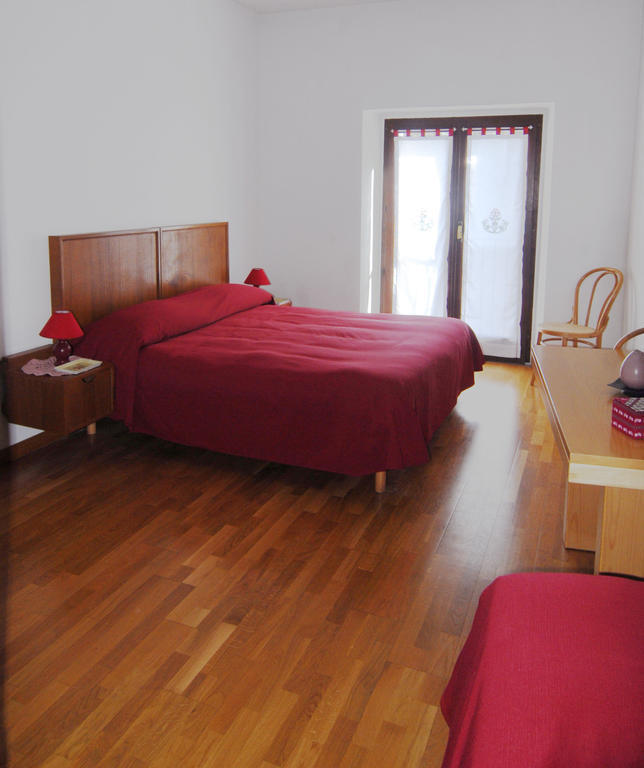 Cascina Roland Guest House Villar Focchiardo Room photo