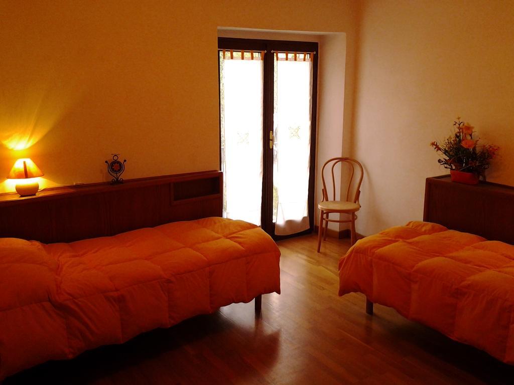 Cascina Roland Guest House Villar Focchiardo Room photo